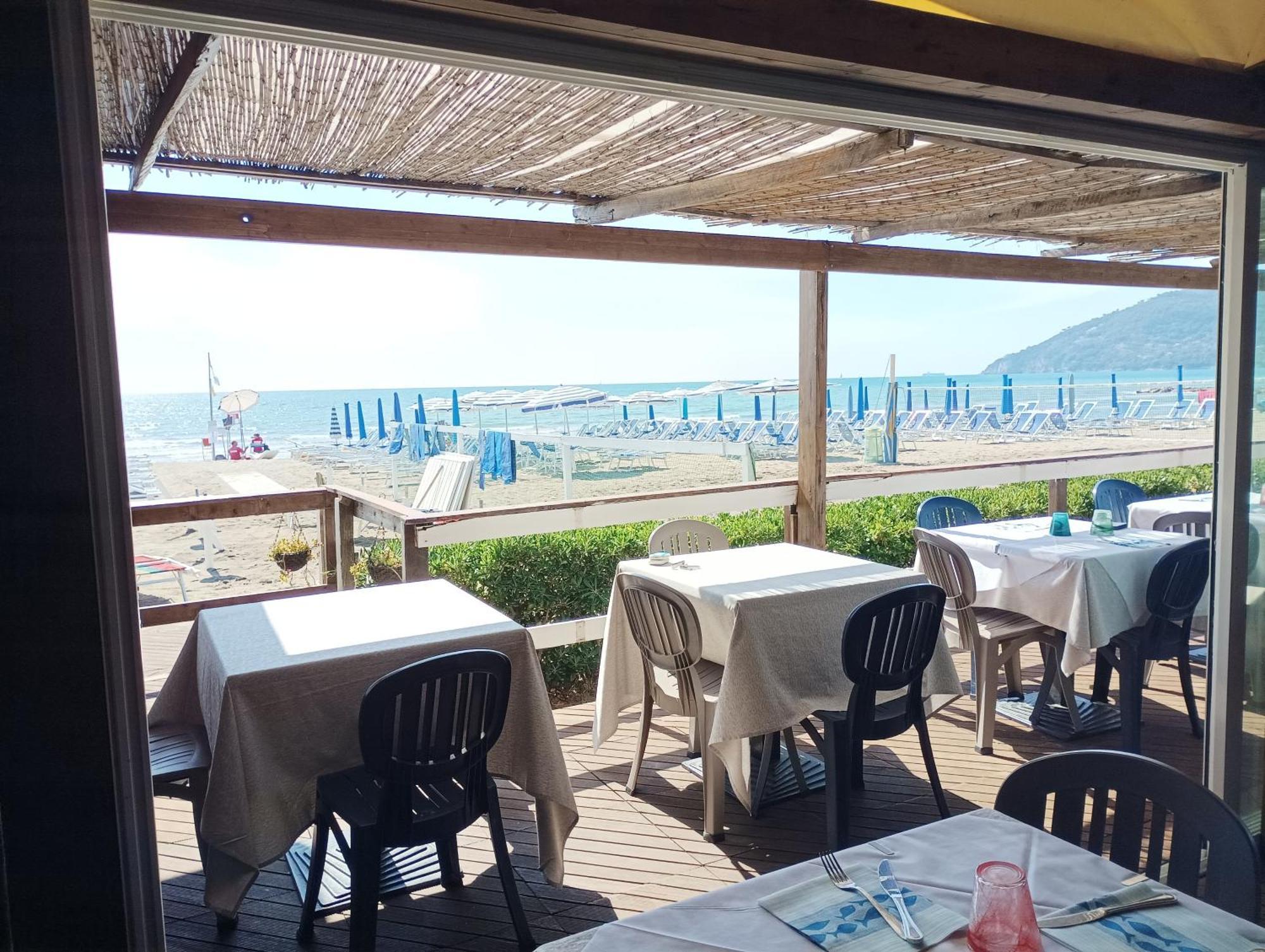 Affittacamere Ambra Marinella di Sarzana Exteriör bild